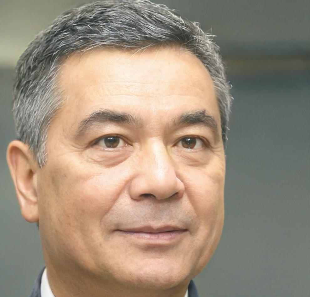 Professional headshot of Wijak Thanapon, IT Director at Northern Tech Solutions